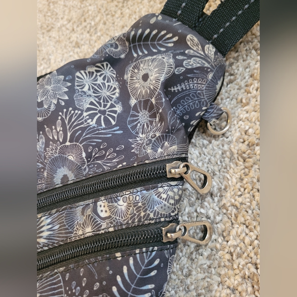 Sakroots Gray, Cream, Blue Ocean, Sea Turtle Patterned Sling Bag, Zipper Pockets - Picture 7 of 13